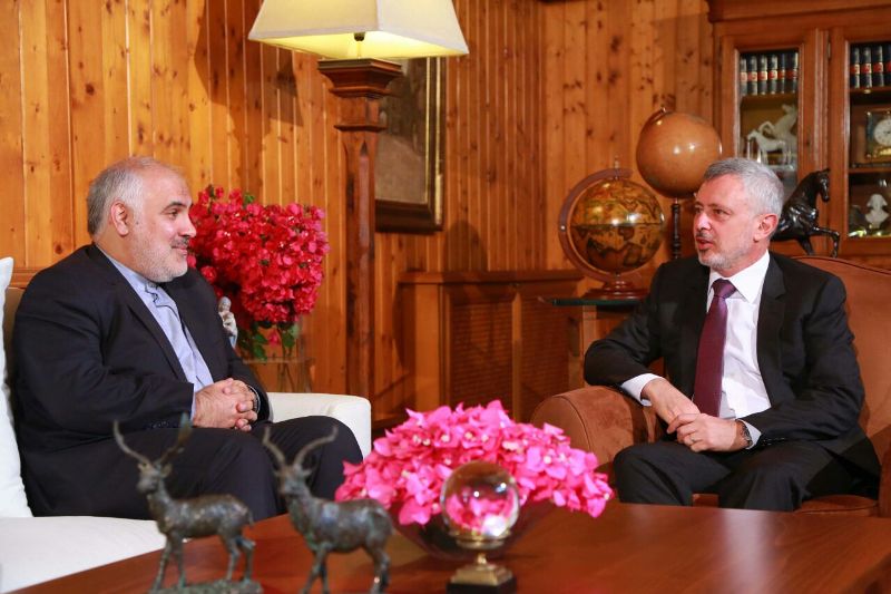 من الأرشيف: لقاء الوزير سليمان فرنجية مع سفير إيران محمد فتحعلي في شهر آب/اغسطس
