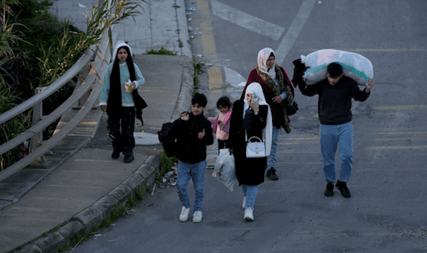 31 ألف نازح وطلاب بدون مدارس: تداعيات النزوح الى مدينة صيدا!